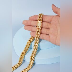 NWT Gold Cuban Chain Necklace with Icy Rhinestones – Statement Bold Jewelry